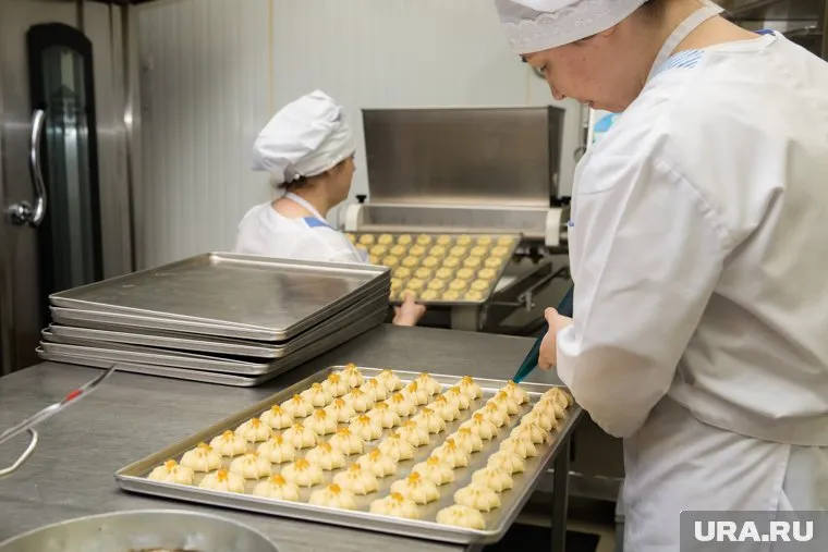 Зарплаты у кондитеров выросли на 52% до 62 тысяч рублей в месяц 