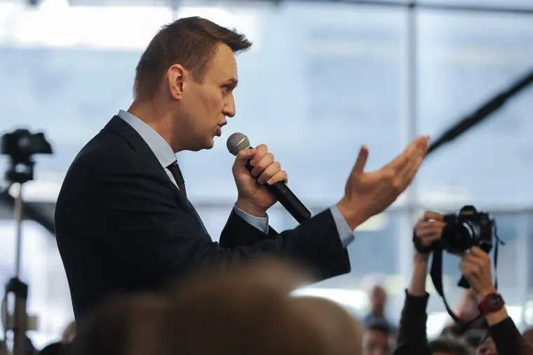 Алексей Навальный встретился с волонтерами своего штаба, выступил на митинге против Томинского ГОК и провел пресс-конференцию для журналистов. Челябинск