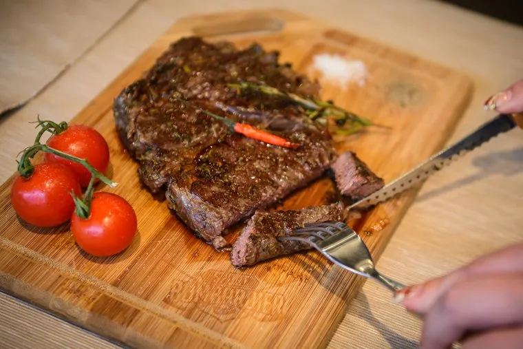 Спорт-бар "Bombardier" во Дворце спорта. Екатеринбург