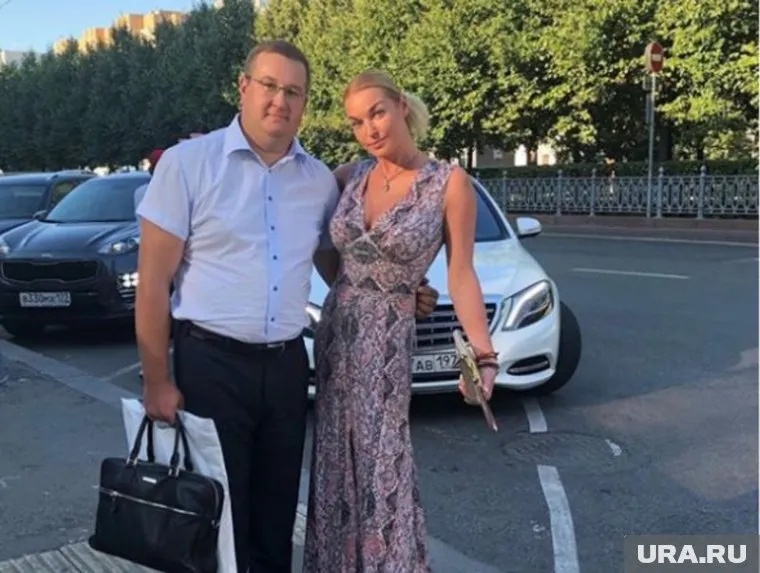 Какое-то время балерина доверяла своему водителю почти все