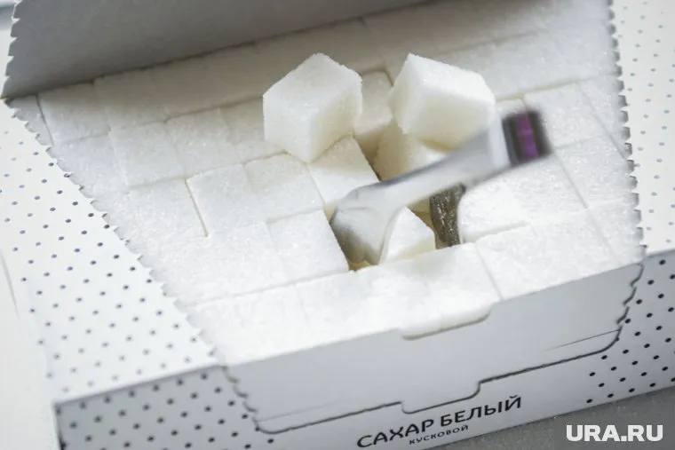 Сахар добавляют даже не в сладкие продукты, предупредил Леонид Слуцкий