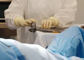 В Кургане впервые провели сложную операцию по удалению камней комбинированным методом