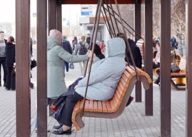 В микрорайоне Энергетиков Кургана появился сквер, в котором поставят 16 светильников