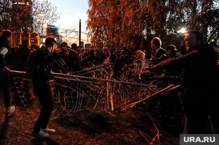 Акция в центре Екатеринбурга закончилась столкновениями с полицией
