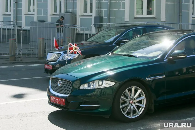 Первый автомобиль проекта «Кортеж» был представлен во время инаугурации президента Владимира Путина 7 мая 2018 года