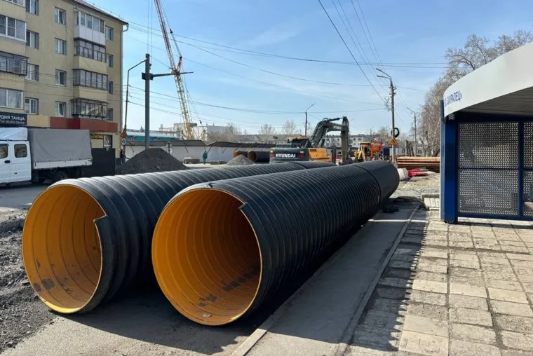 Начались работы по замене старого участка коллектора от пересечения с пр. Машиностроителей до Дзержинского, 19