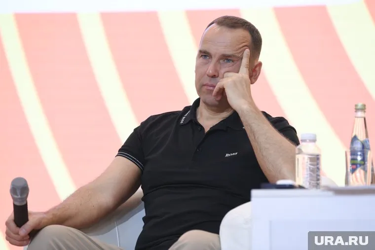 Губернатору Шумкову предложили открыть бар на месте театра во время форума «Утро»