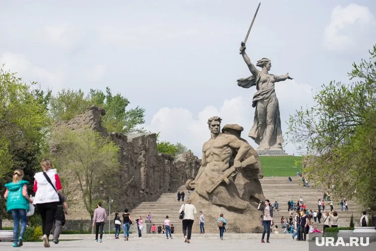 Вечный огонь с Мамаева кургана доставили в Лабытнанги