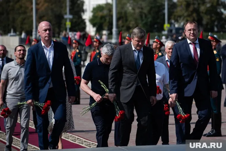 Игоря Сутягина (справа) причисляют к так называемому «тюменскому» политическому клану