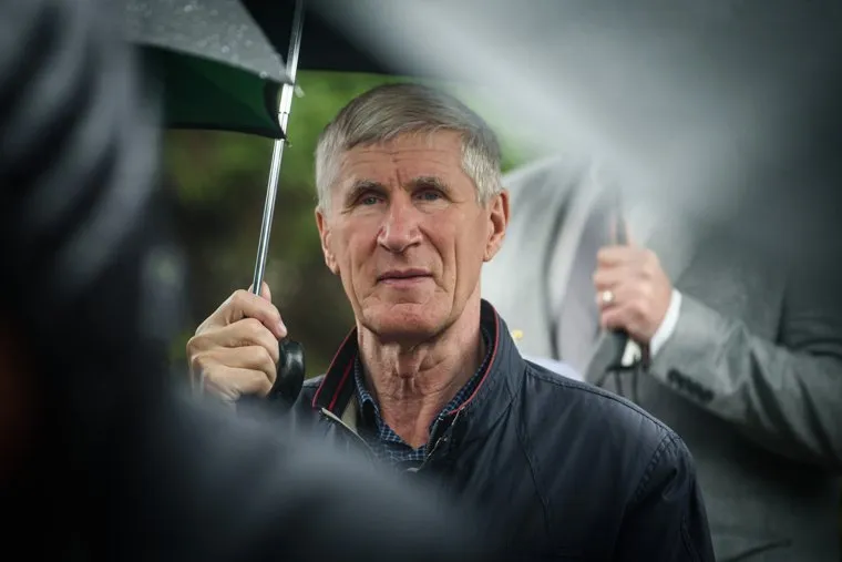 Церемония разворачивания флага Российской Федерации. Екатеринбург 