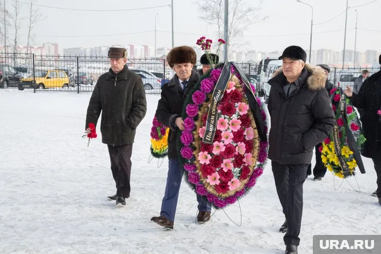 Депутаты Николай Бабин и Фуат Сайфитдинов прибыли на церемонию в числе первых