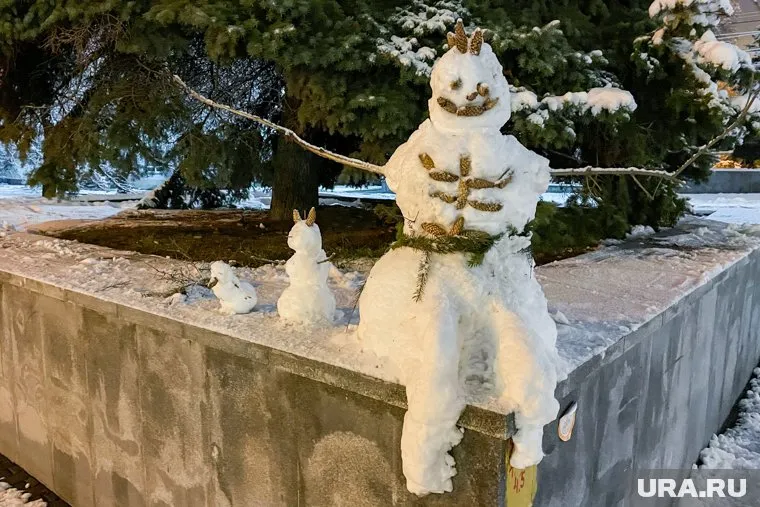 Майских снеговиков челябинцы окрестили «маевиками» (фото из архива)