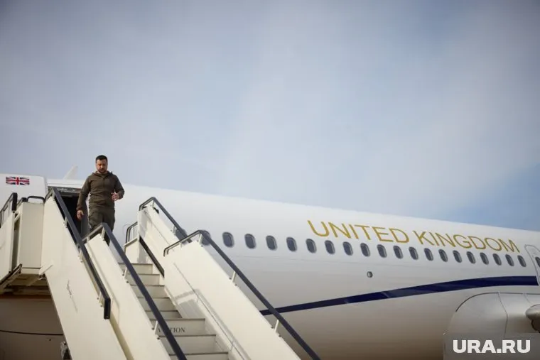 Зеленский прилетел в Джидду