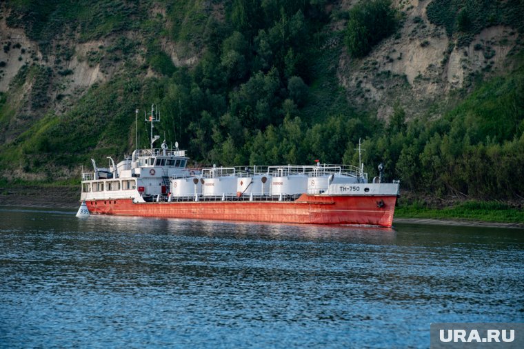 Турецкий танкер разлил тонну нефти возле Новороссийска