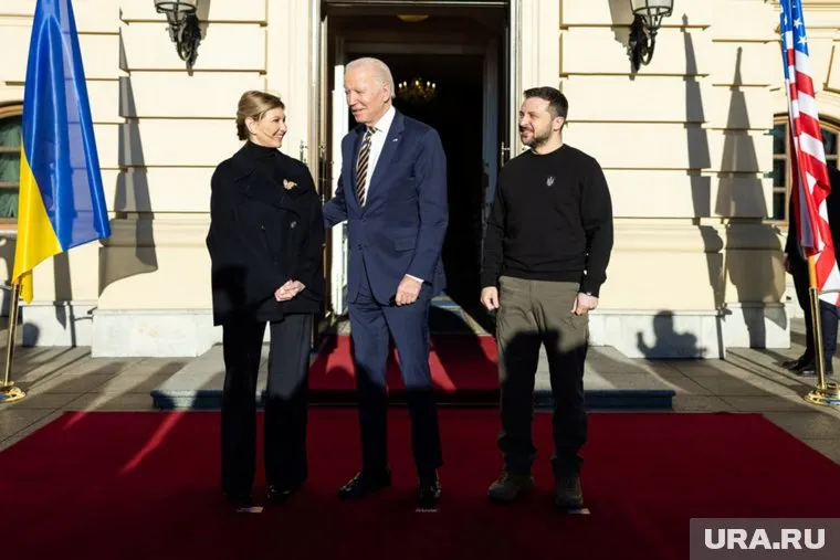 Владимир Зеленский каждый раз приезжает в США и просит деньги, уверяет Вивек Рамасвами