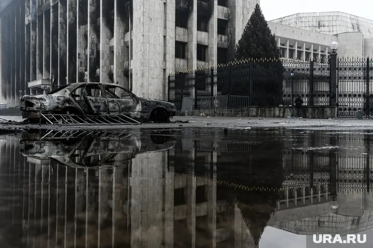 Всего в террористических операциях участвовало около 20 тысяч боевиков, заявил Токаев