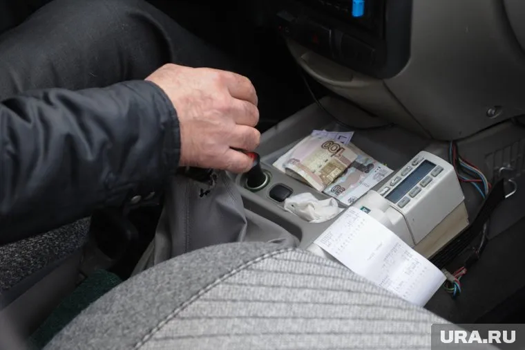 Пассажир и активисты добиваются увольнения грубого водителя