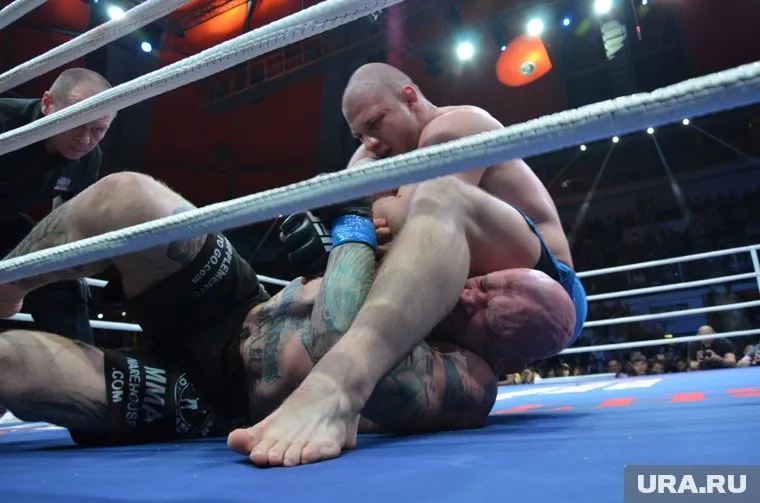 Джефф Монсон продержался в поединке с  Иваном Штрыковым всего одну минуту