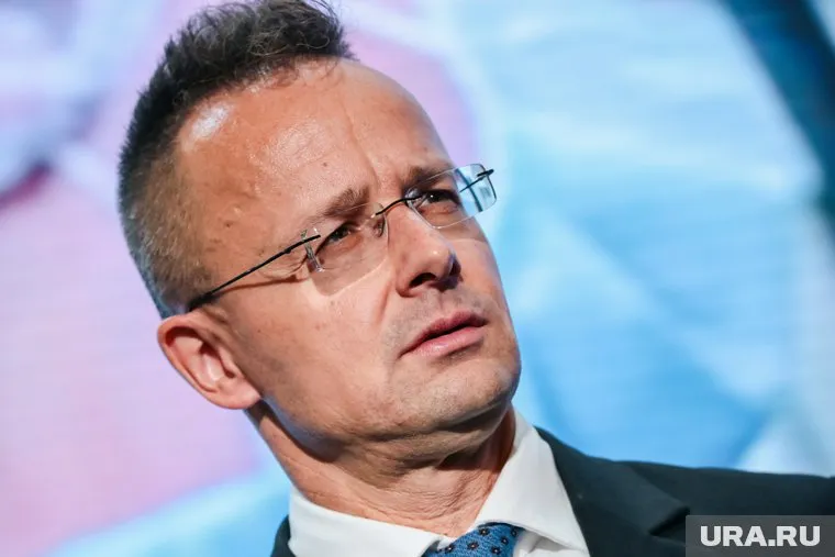 Сийярто выступил против финансирования Украины Европой