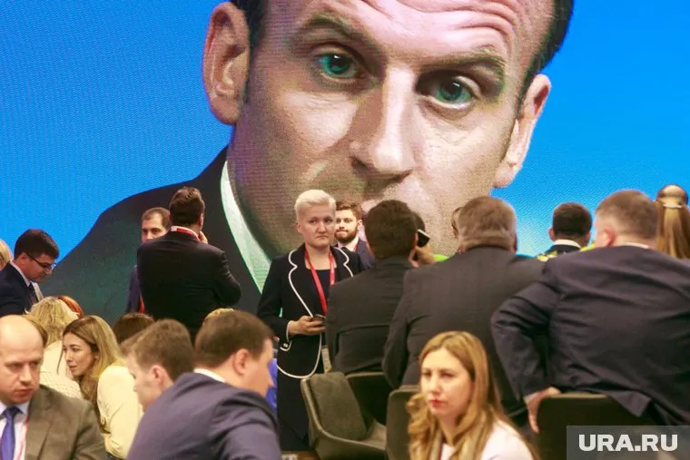 Макрону посоветовали найти новую работу после обвинений в сторону России