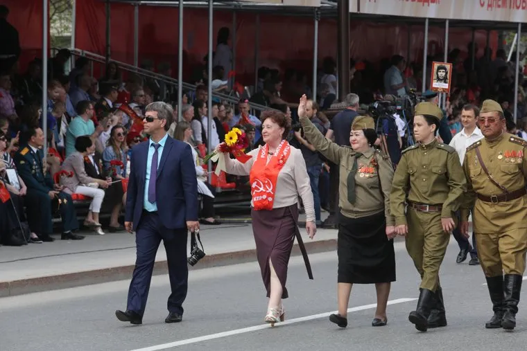 парад 9 мая . Тюмень