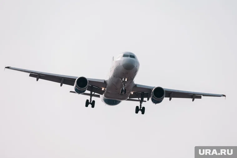 Всего задержали три самолета