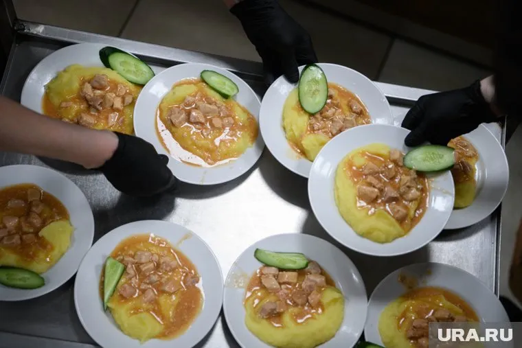 Кланы Нефтеюганска политизируют реорганизацию комбината школьного питания