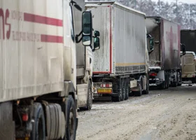 Водители легковушек получают штрафы в 600 тысяч из-за грузовиков