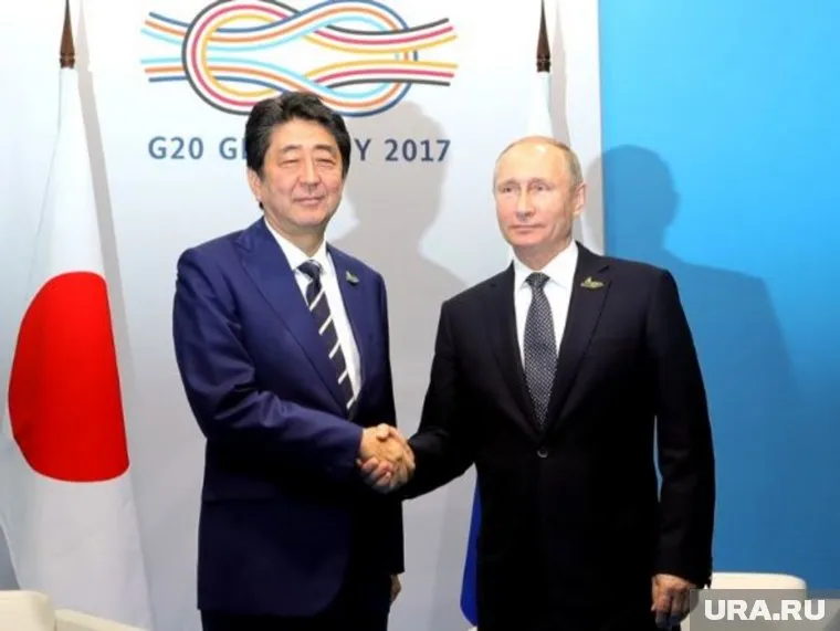 Абэ желает решить вопрос с мирным договором до конца текущего года