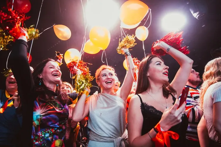 Караоке Баттл 6. Екатеринбург, веселье, воздушные шарики, вечеринка, праздник, ночной клуб, толпа ликует