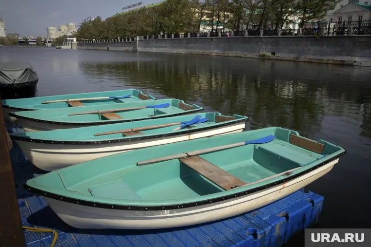 На смену деревянным лодкам приходят суда из пластика 