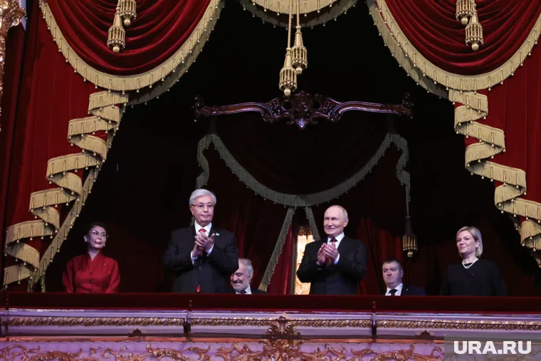 Путин и Токаев наблюдали спектакль из царской ложи Большого театра