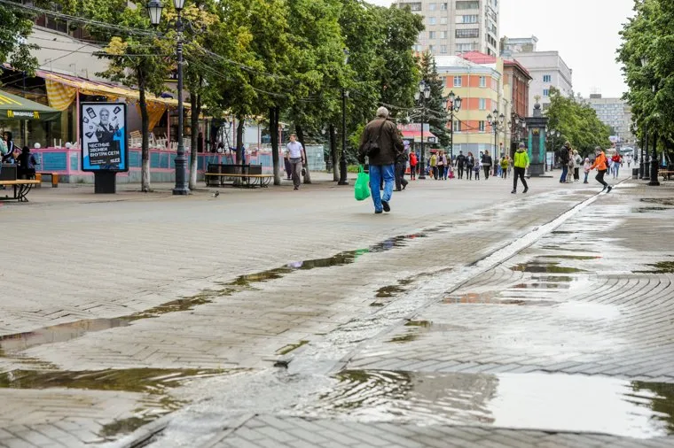 Летние кафе на Кировке. Челябинск