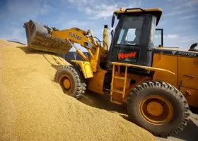 Премьер Польши хочет расширить эмбарго на другую украинскую продукцию