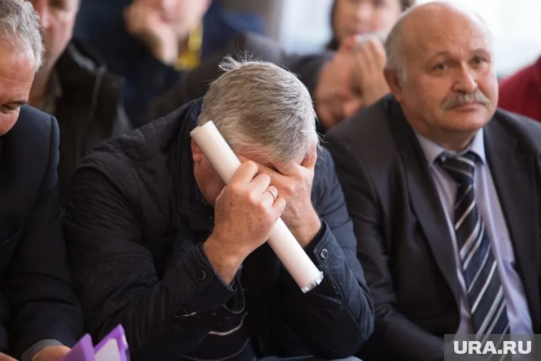 Первым признаком тромбоза может быть очень сильная головная боль