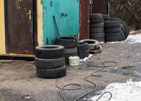 В Тюмени водители из-за погоды начали менять зимнюю резину на летнюю