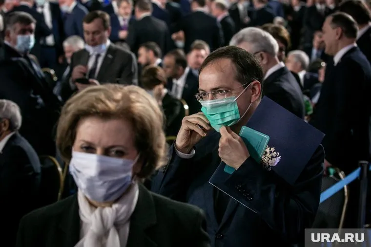 Анна Попова отметила рост заболеваемости COVID от 8 до 15% во всех федеральных округах