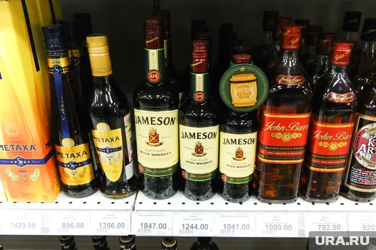 За год бренд Pernod Ricard сократил поставки алкоголя в РФ в два раза