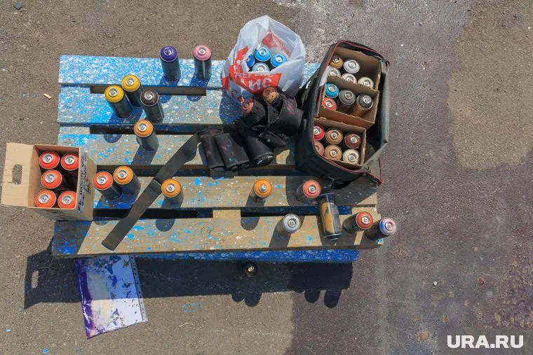 Ирина Текслер нанесла логотип проекта «СердаЧе» на илосос, который отправится на Донбасс