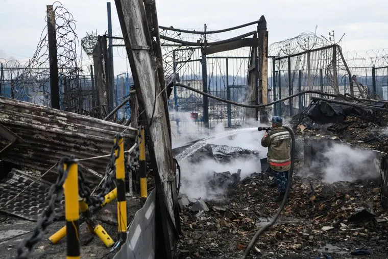 ПГТ Сосьва после пожара, последствия пожара в исправительной колонии. Свердловская область