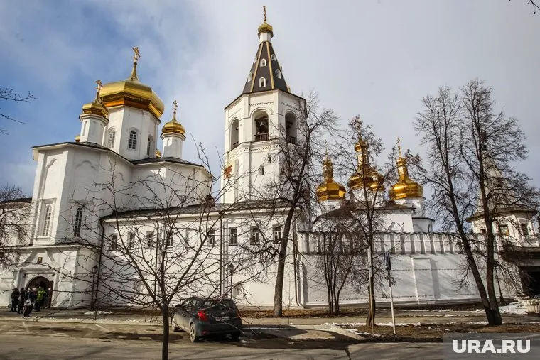 Строительство здания Троицкого монастыря началось в XVII веке