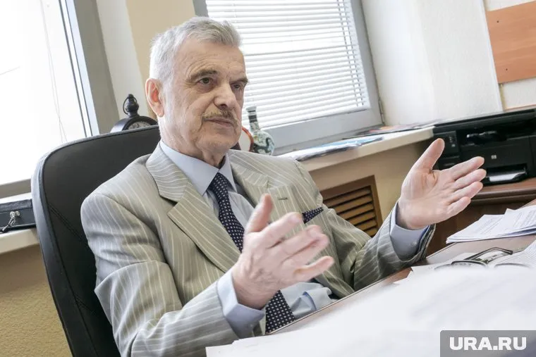 По мнению Руслана Хасбулатова, новый налог позволит повысить пенсии и отменить пенсионную реформу