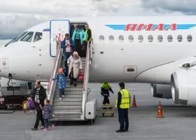 Ямальская авиакомпания обеспечит пассажиров чтением про города-юбиляры ЯНАО