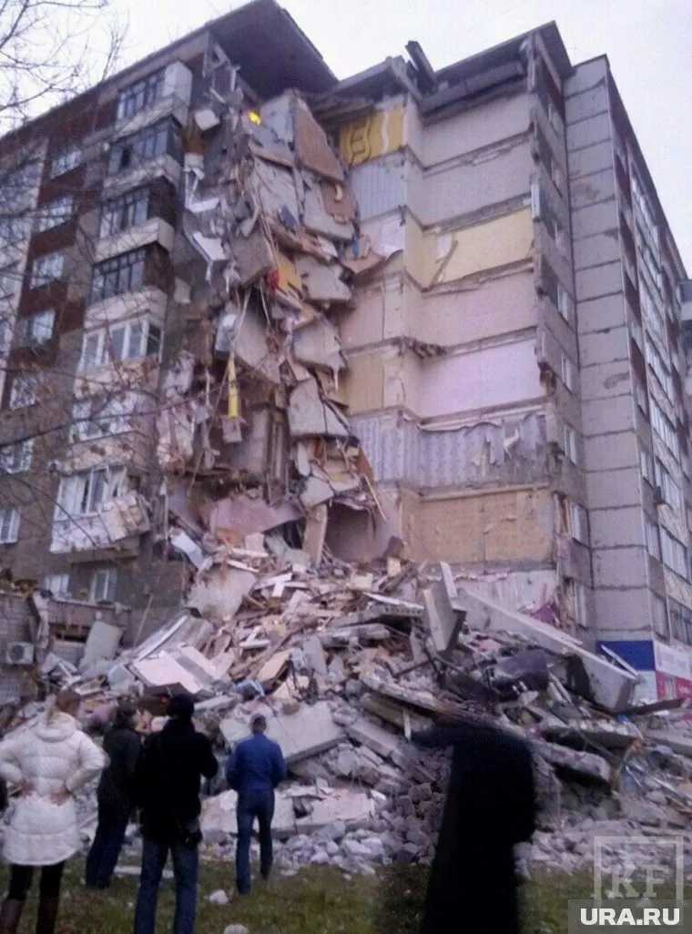 Под завалами остаются люди