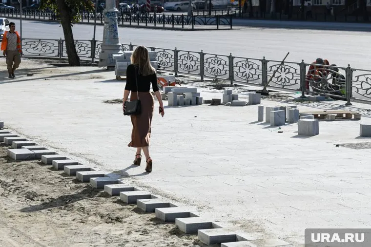 Новый тротуар соединит Тюменскую слободу с развязкой