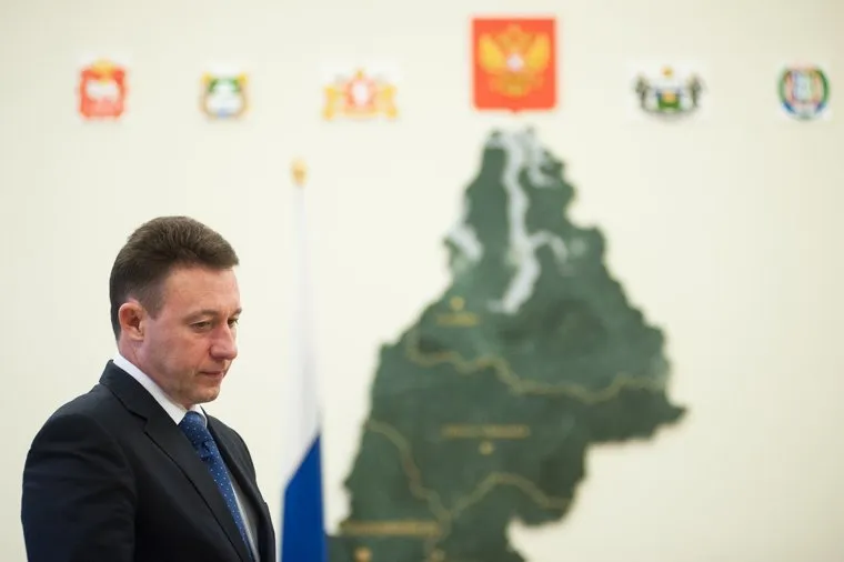 Вручение государственных наград жителям Уральского Федерального Округа в резиденции полномочного представителя президента РФ в УрФО. Екатеринбург , карта урфо, холманских игорь, герб россии