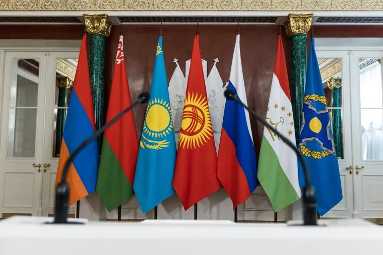 Секретарь ОДКБ Станислав Зась на пресс-конференции. Москва