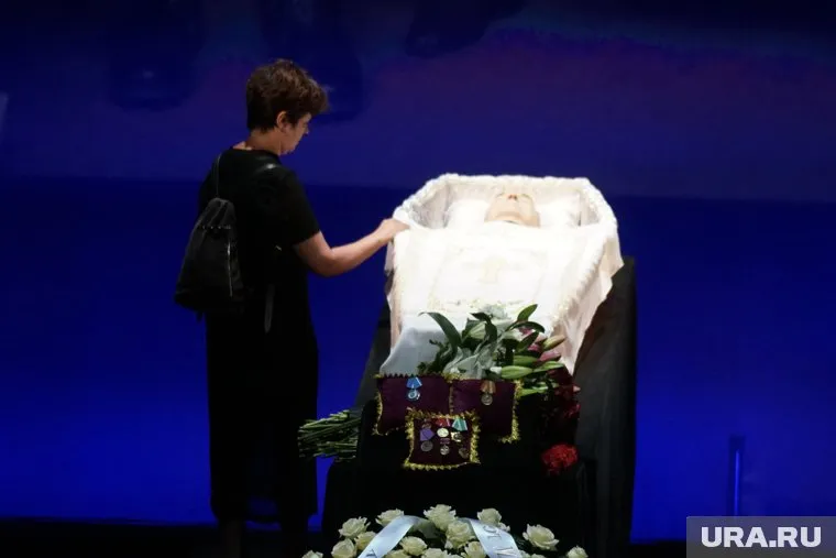 В Москве началась церемония прощания с Юрием Ереминым