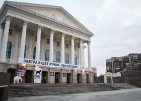 В Тюмени перед визитом Михалкова спешно привели в порядок местный драмтеатр
