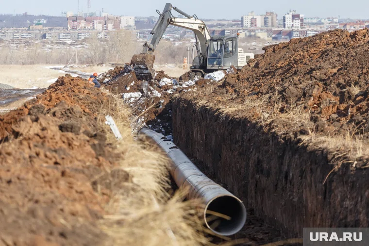 Двое мужчин попали под оползень, когда копали траншею (архивное фото)